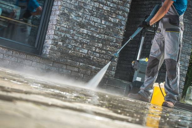 Best Pool Deck Cleaning  in Hughson, CA